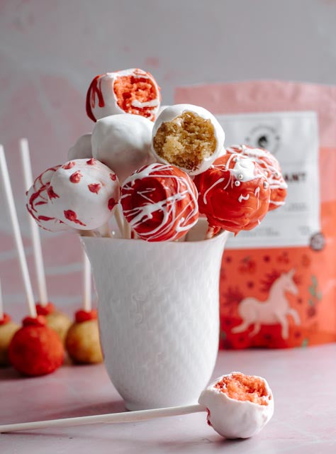 Antioxidant vegan christmas cake pops