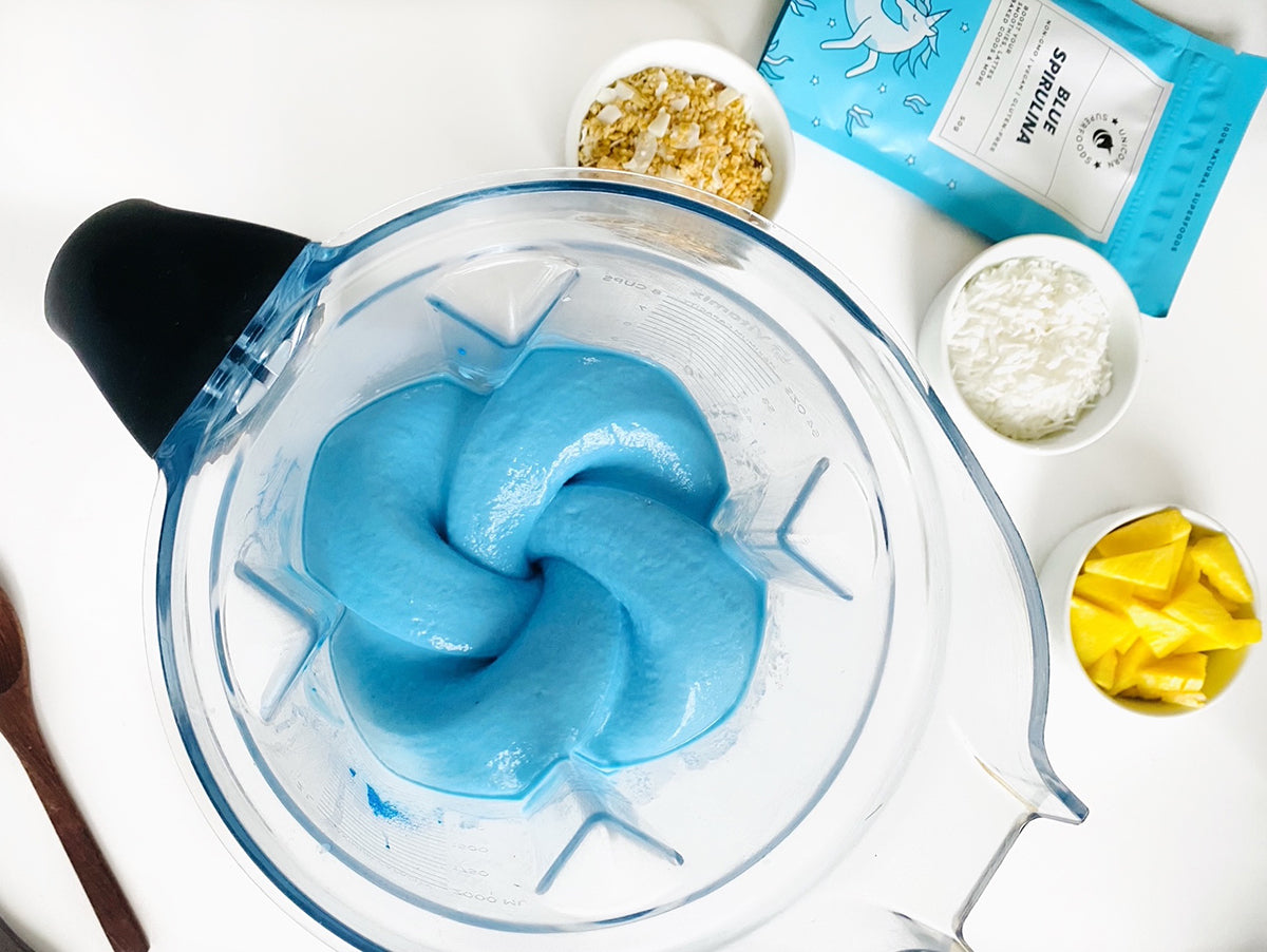 blue spirulina smoothie bowl